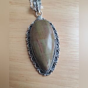Prerry Stone Necklace